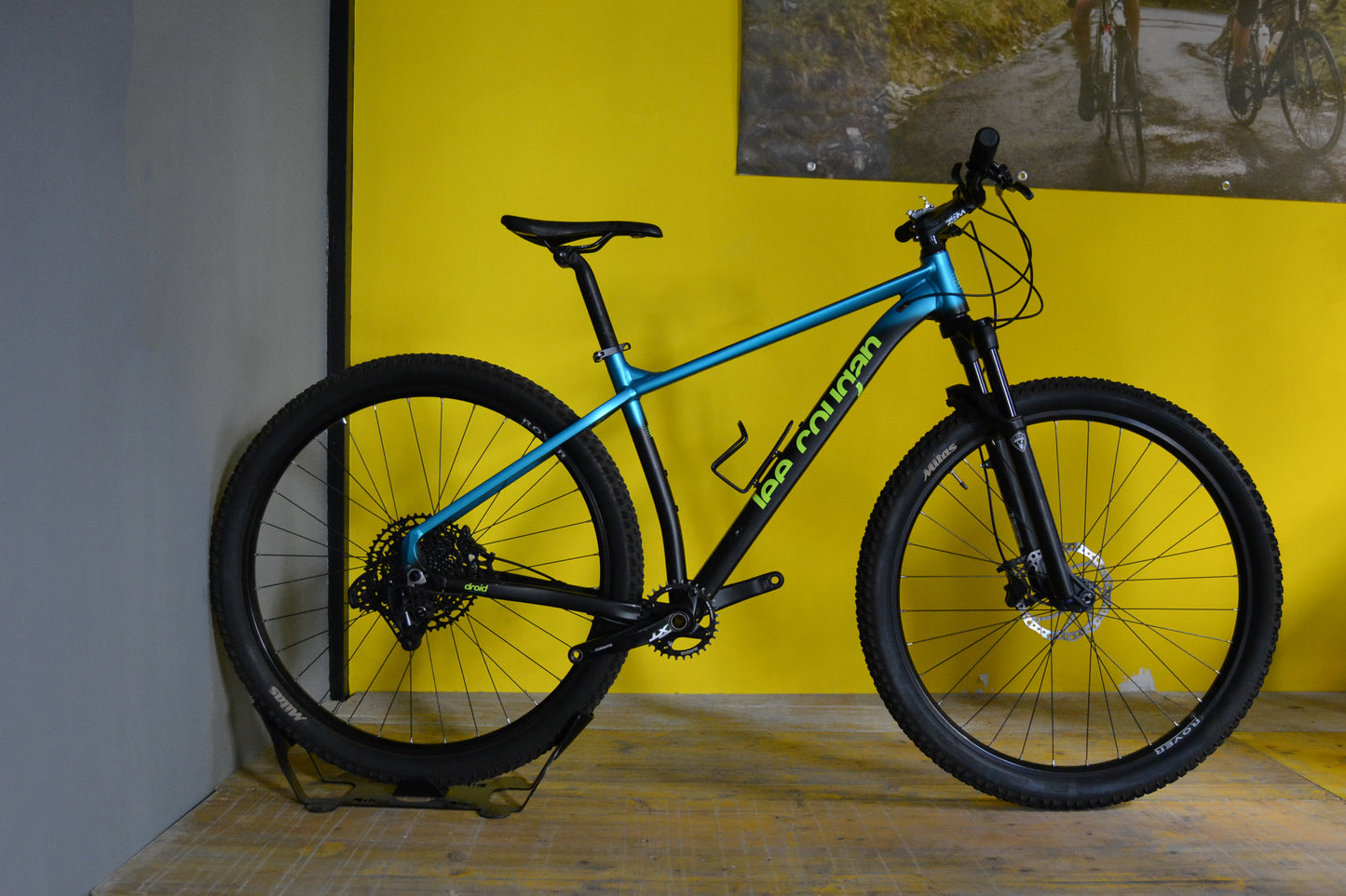 Lee cougan Droid 29"
